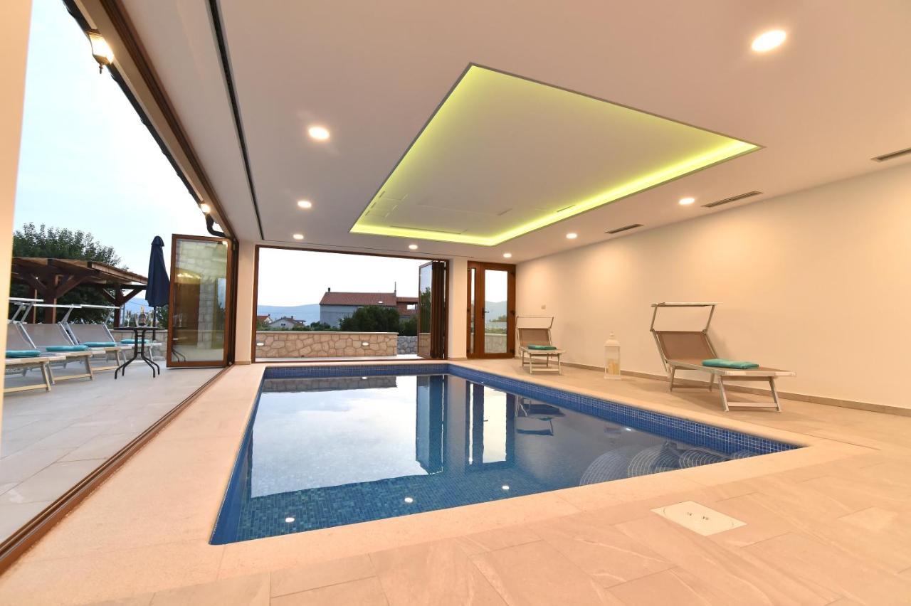 Villa Muskatel -With Heated Pool Brzac Bagian luar foto