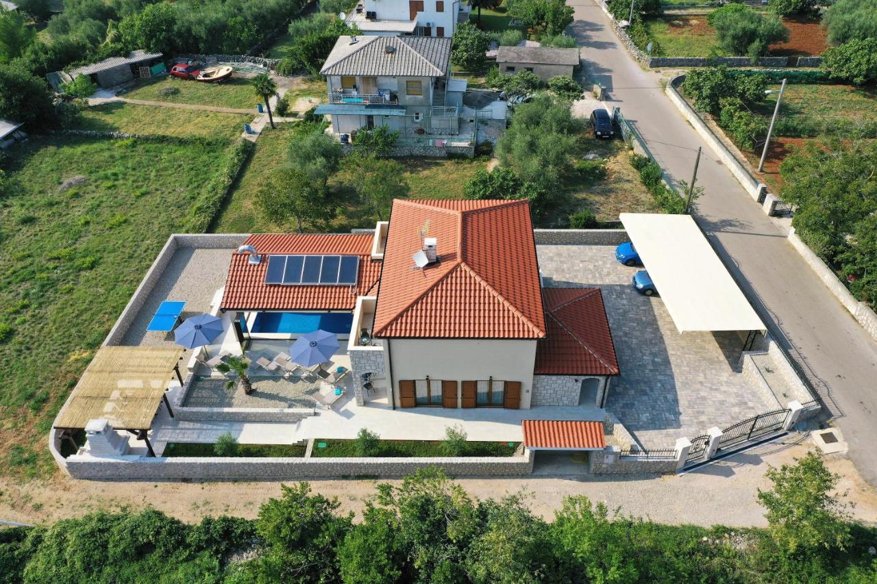 Villa Muskatel -With Heated Pool Brzac Bagian luar foto