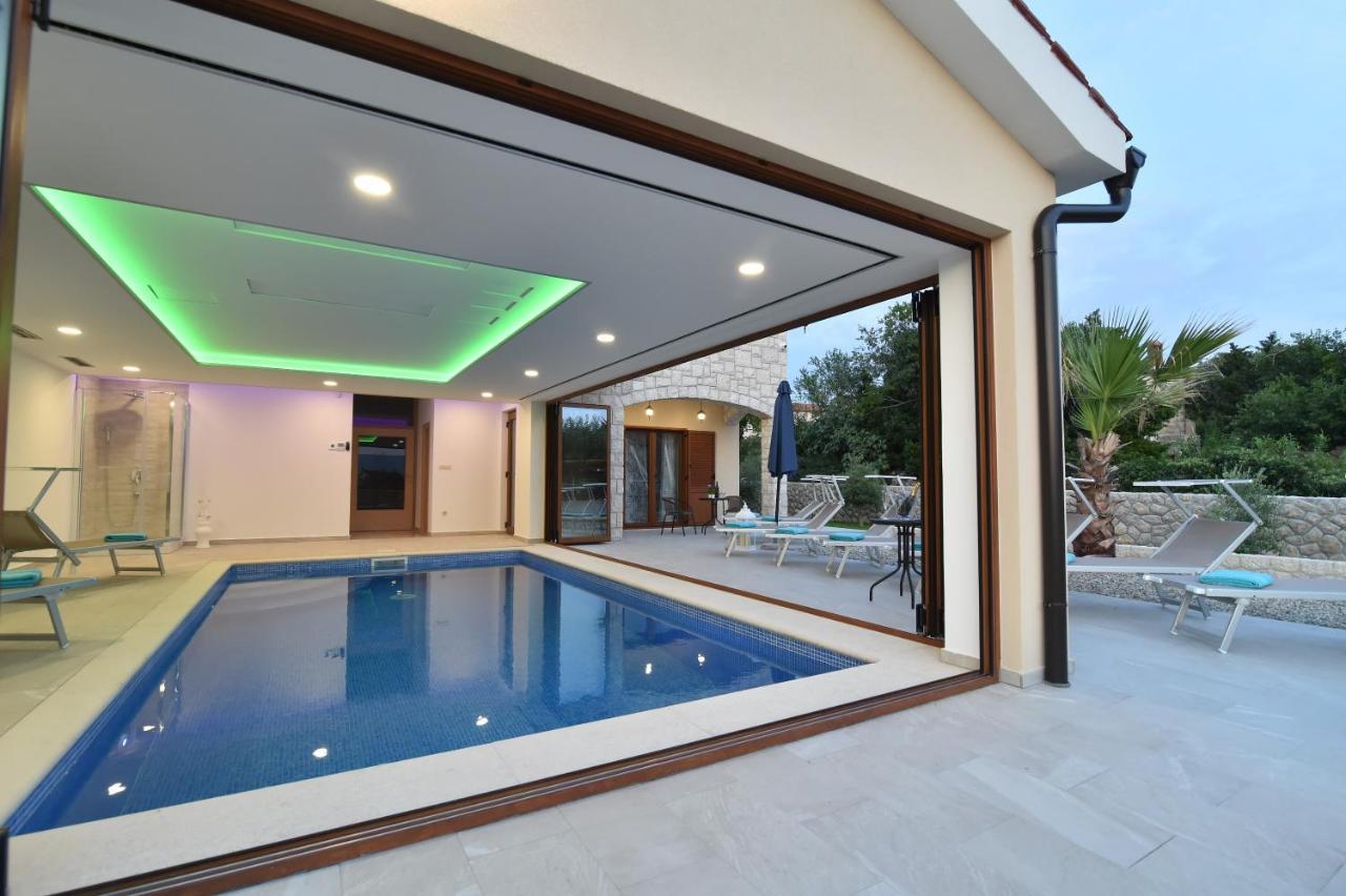 Villa Muskatel -With Heated Pool Brzac Bagian luar foto