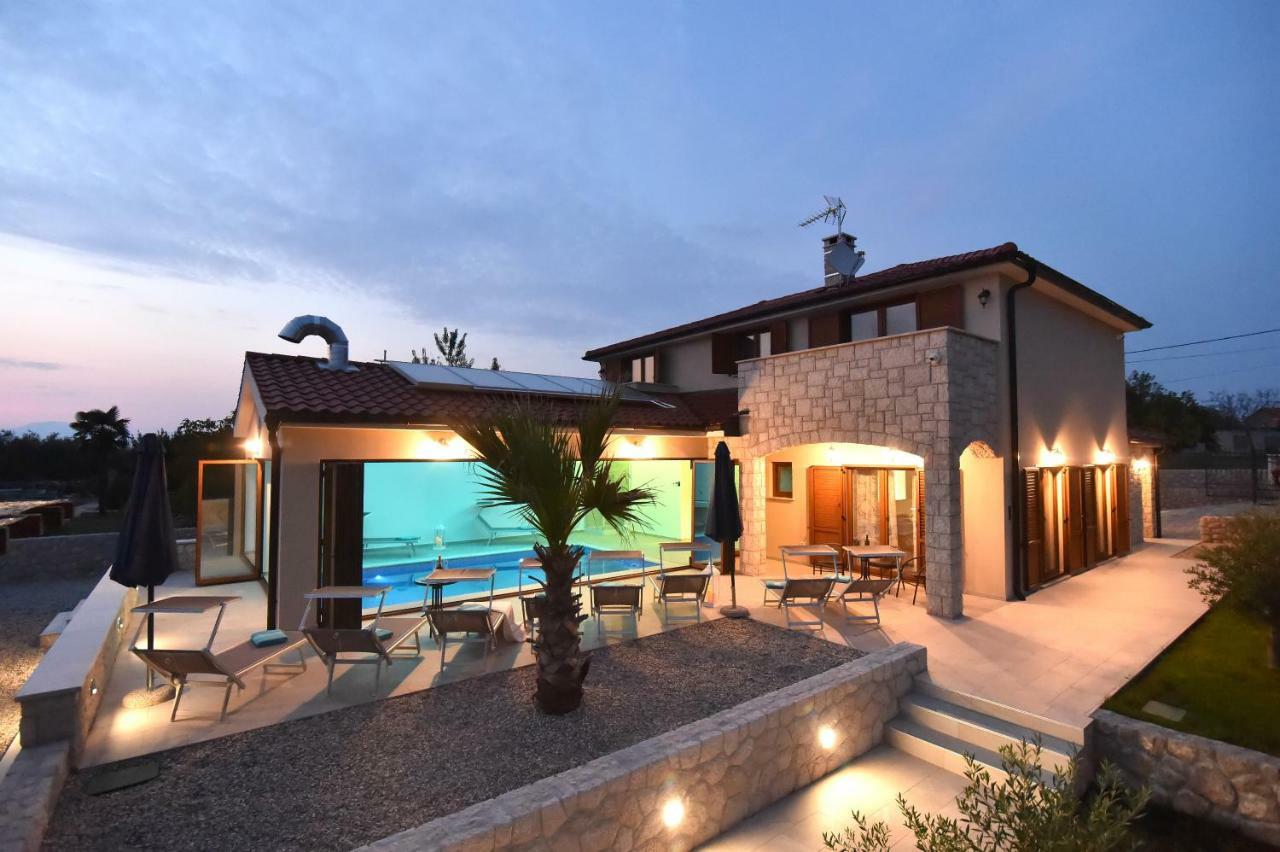 Villa Muskatel -With Heated Pool Brzac Bagian luar foto